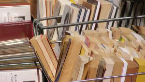 ESTUDIOS Y DOCUMENTOS